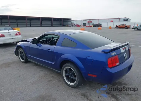 2005 Ford Mustang V6 Deluxe/V6 Premium из США, поврежденный, VIN 1ZVFT80N955103890